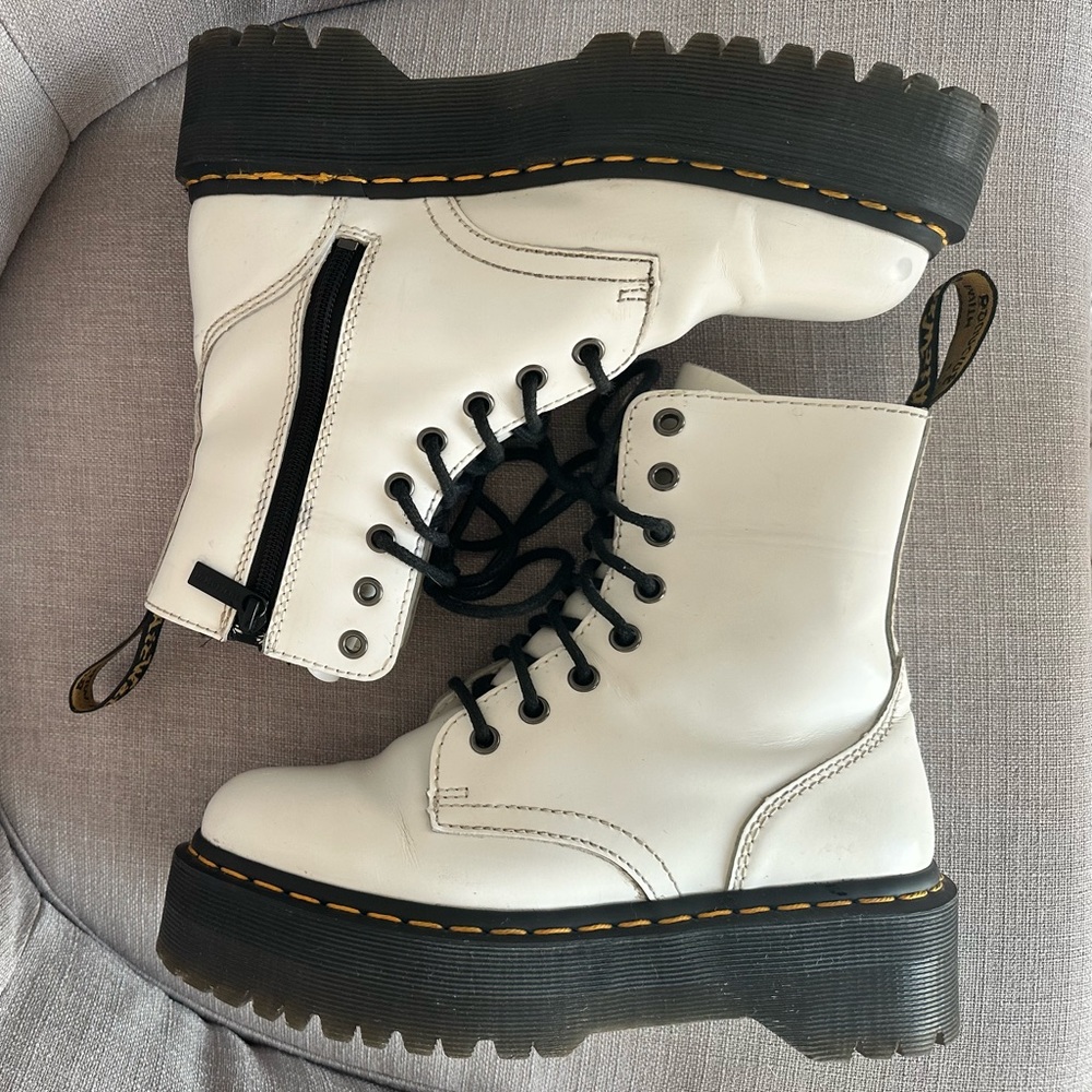 Dr. Martens Jadon Boot